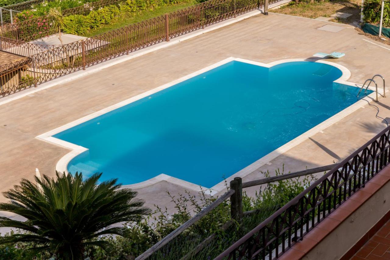 Вилла Residenza Borgo Degli Ulivi Васто Экстерьер фото