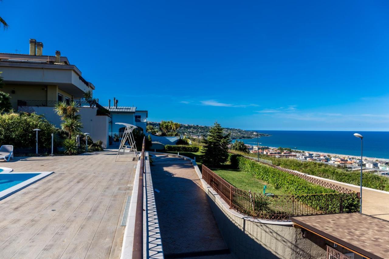 Вилла Residenza Borgo Degli Ulivi Васто Экстерьер фото