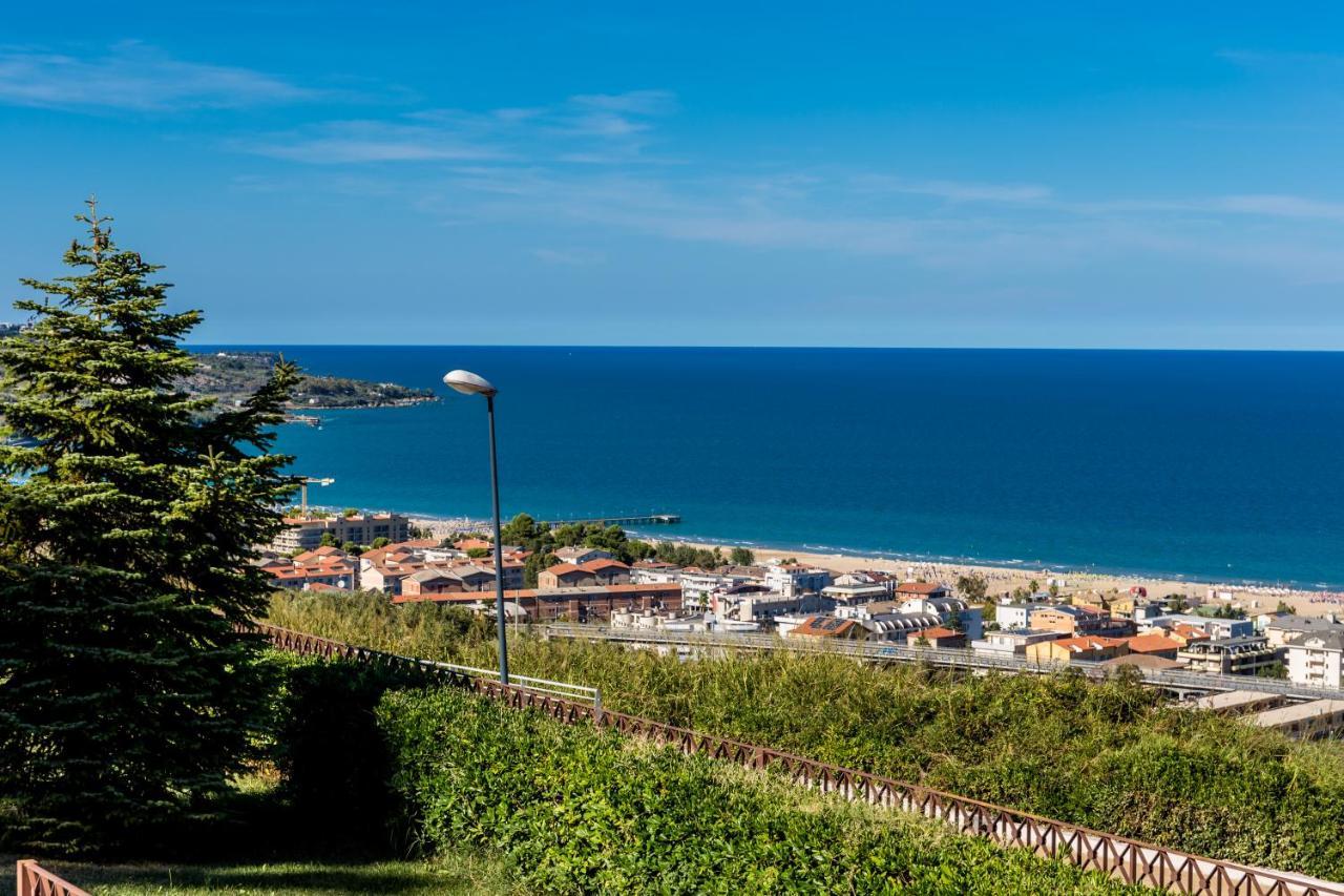 Вилла Residenza Borgo Degli Ulivi Васто Экстерьер фото