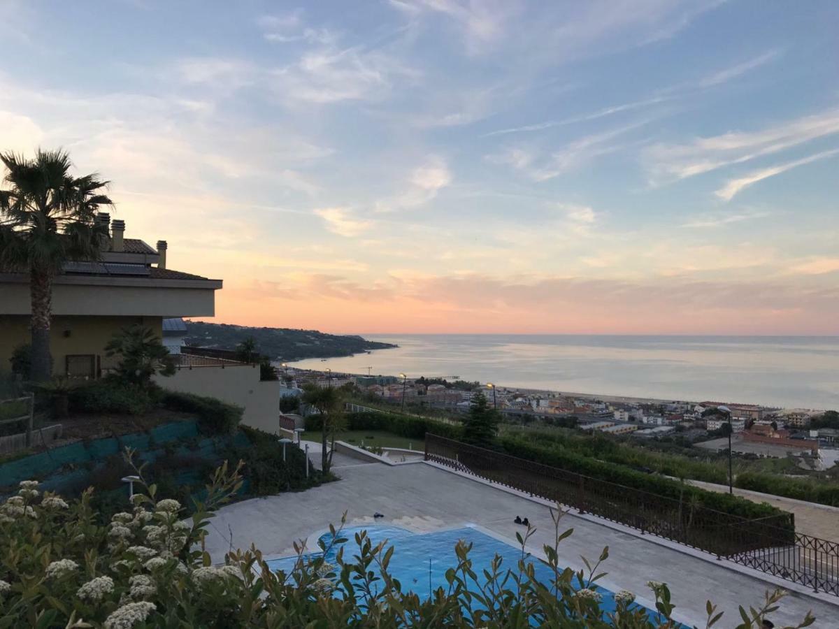Вилла Residenza Borgo Degli Ulivi Васто Экстерьер фото